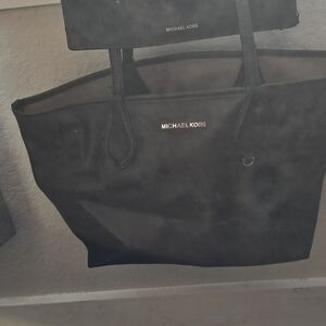 Michael Kors Elegant Black Handbag